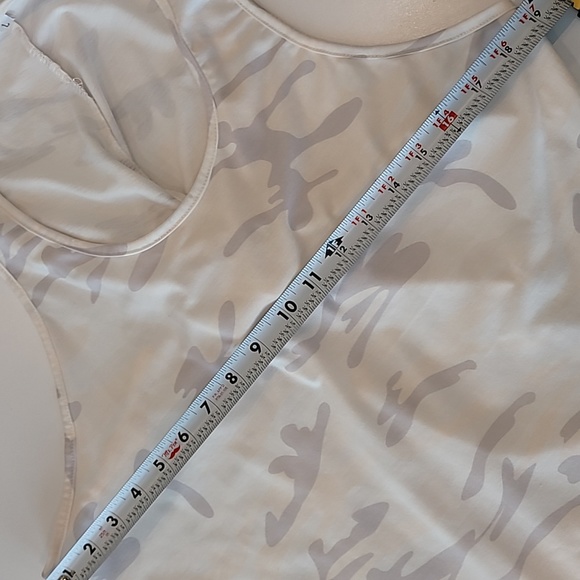 Twist back tank Lg - Picture 4 of 7